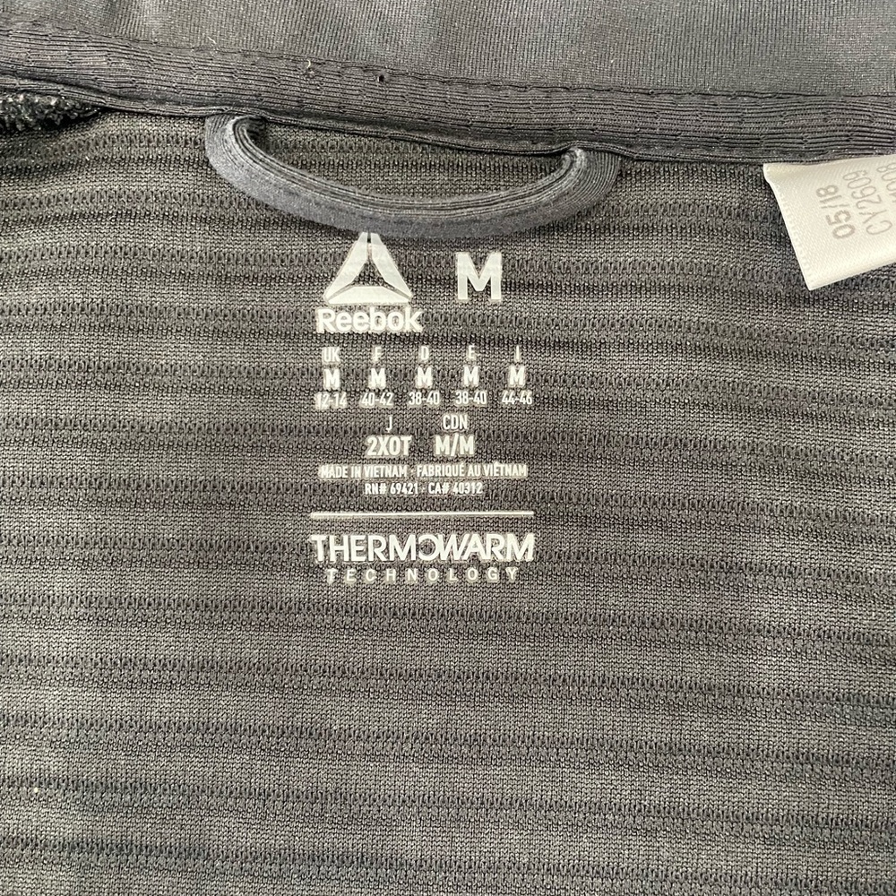 Black‎ Reebok Jacket - Picture 3 of 4
